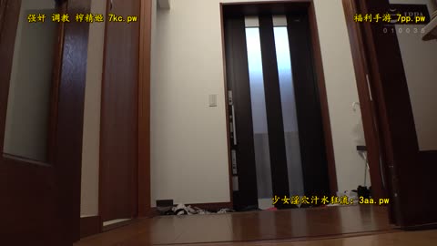 Cô chị gái vú to giảng bài học giới tính đầu đời cho cậu em trai