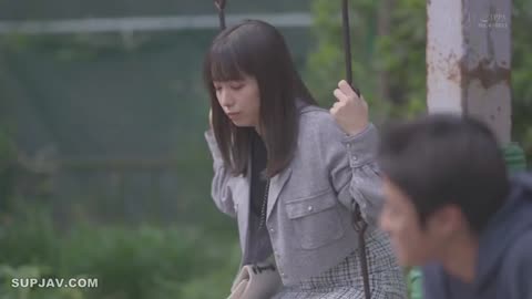 Cô nàng hư hỏng dẫn 2 anh đồng nghiệp về nhà nhậu say rồi chơi tay 3