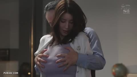 Cô vợ vú to chổng mông cho sếp địt vì không muốn chồng bị đuổi việc