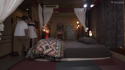 Em thư ký hay mắc lỗi nhưng được sếp bao che… và cô đã lấy thân báo đáp…