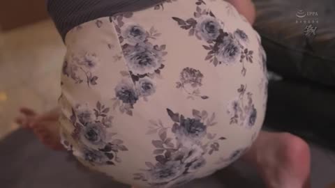 Tuyển dụng đàn ông: Mary Tachibana, một góa phụ nổi tiếng ngực bự